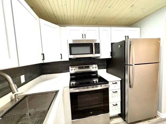 Photo of 226 KENT N #226, West Palm Beach, FL 33417 (MLS # B26065080)