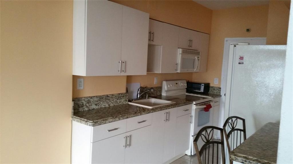 BISCAYNE 21 CONDO - Residential