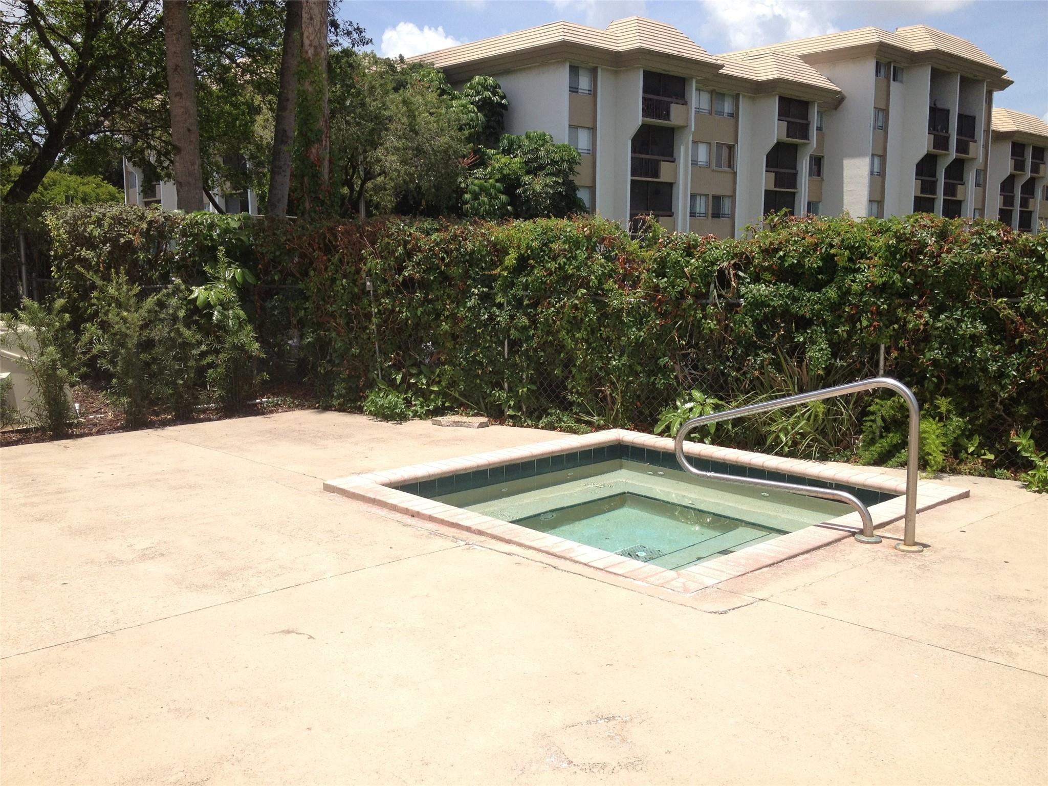 721 N Pine Island Rd 207