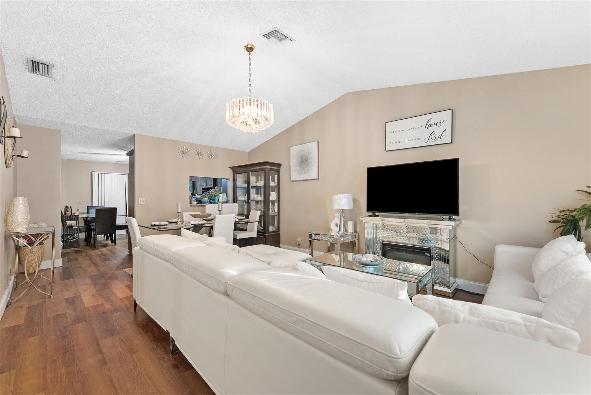 5080 Cornell Walk Walk