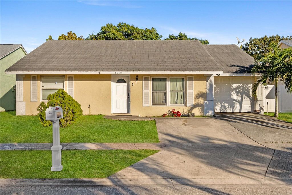 Photo of 5080 Cornell Walk, Lake Worth, FL 33463 (MLS # R11162025)