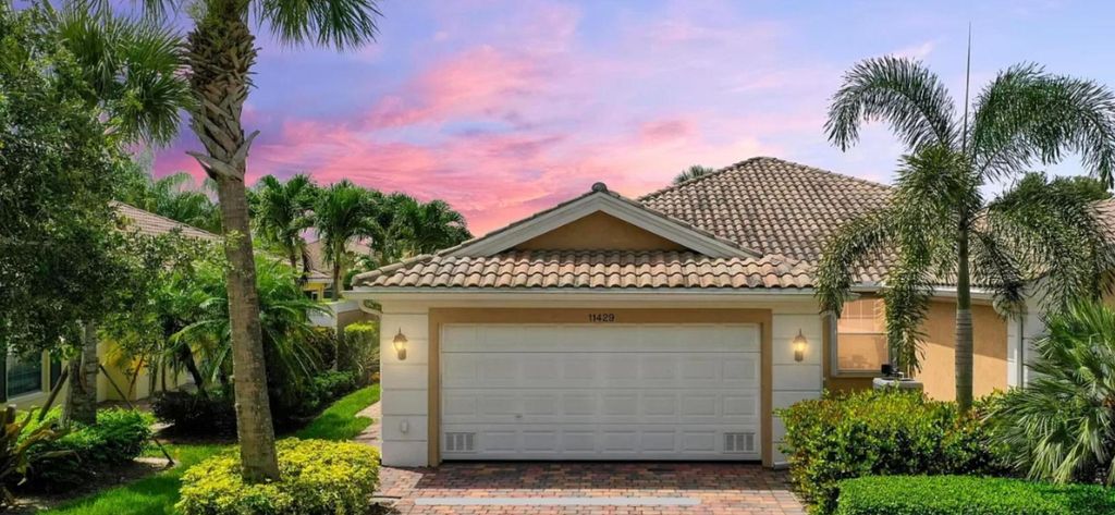 Photo of 11429 SW Pembroke Drive, Port Saint Lucie, FL 34987 (MLS # R10941524)