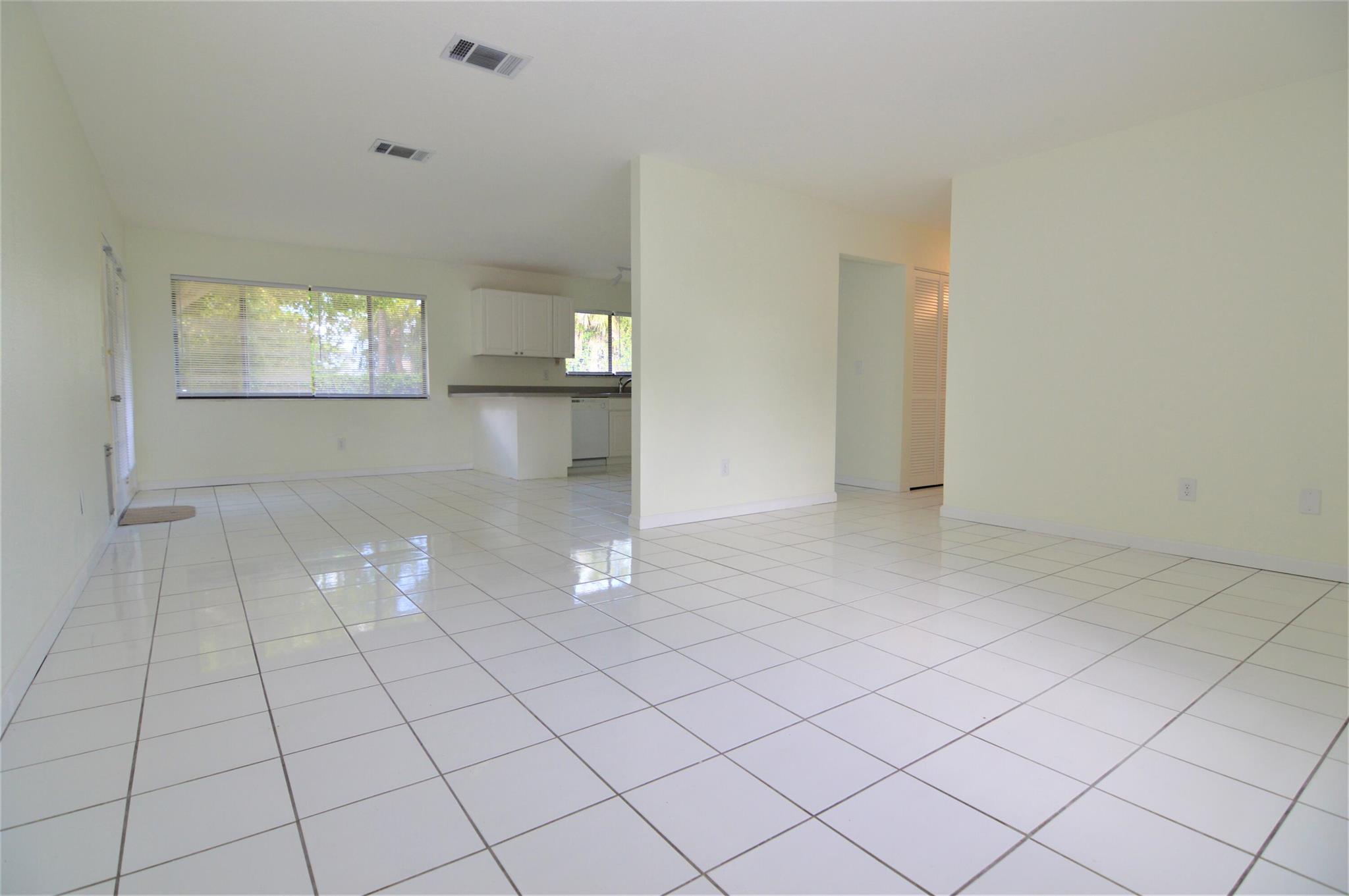 849 SE Lansdowne Avenue, Port St Lucie, FL, 34983/$345,000 3 849 SE Lansdowne Avenue