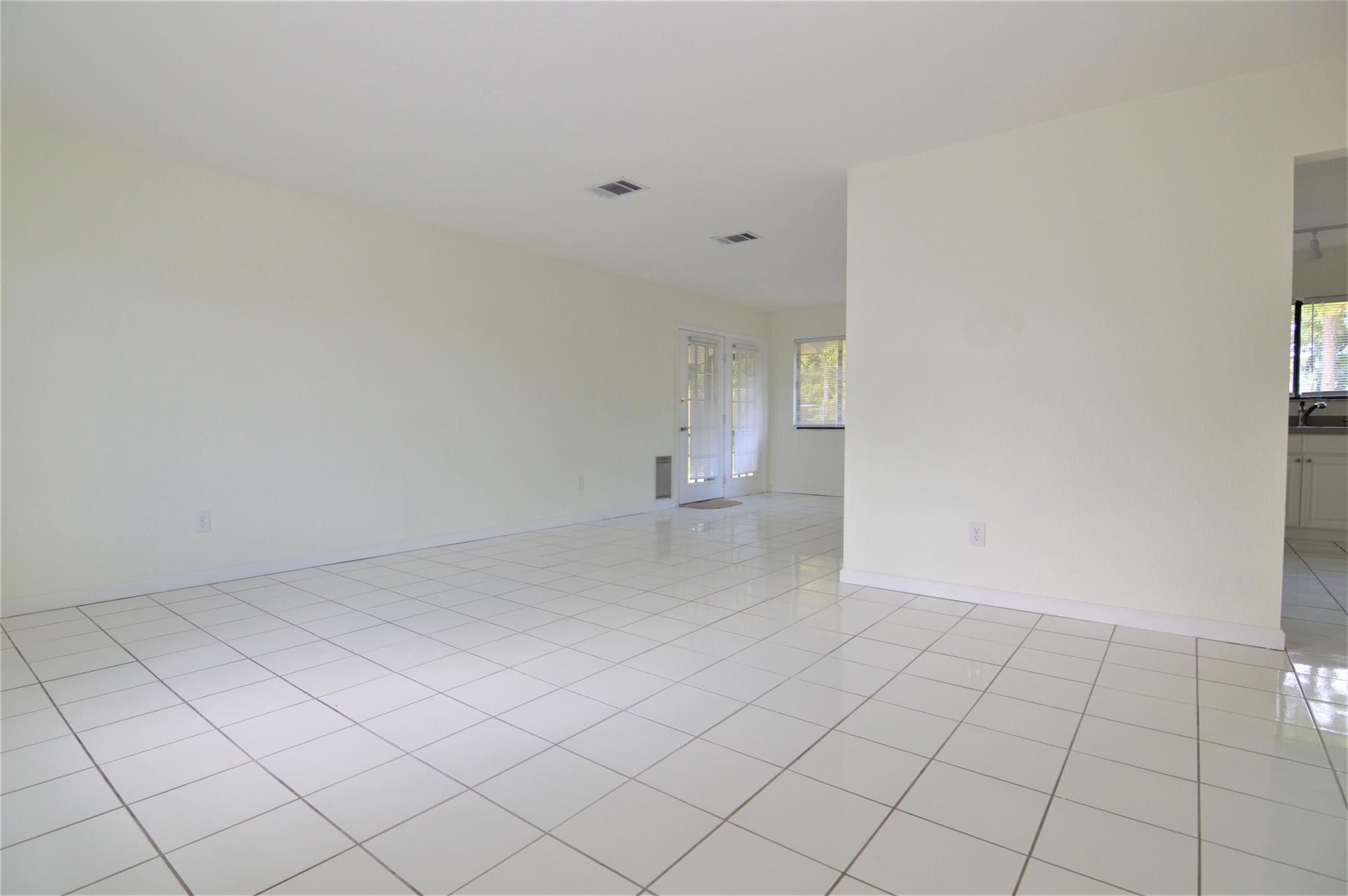 849 SE Lansdowne Avenue, Port St Lucie, FL, 34983/$345,000 1 849 SE Lansdowne Avenue