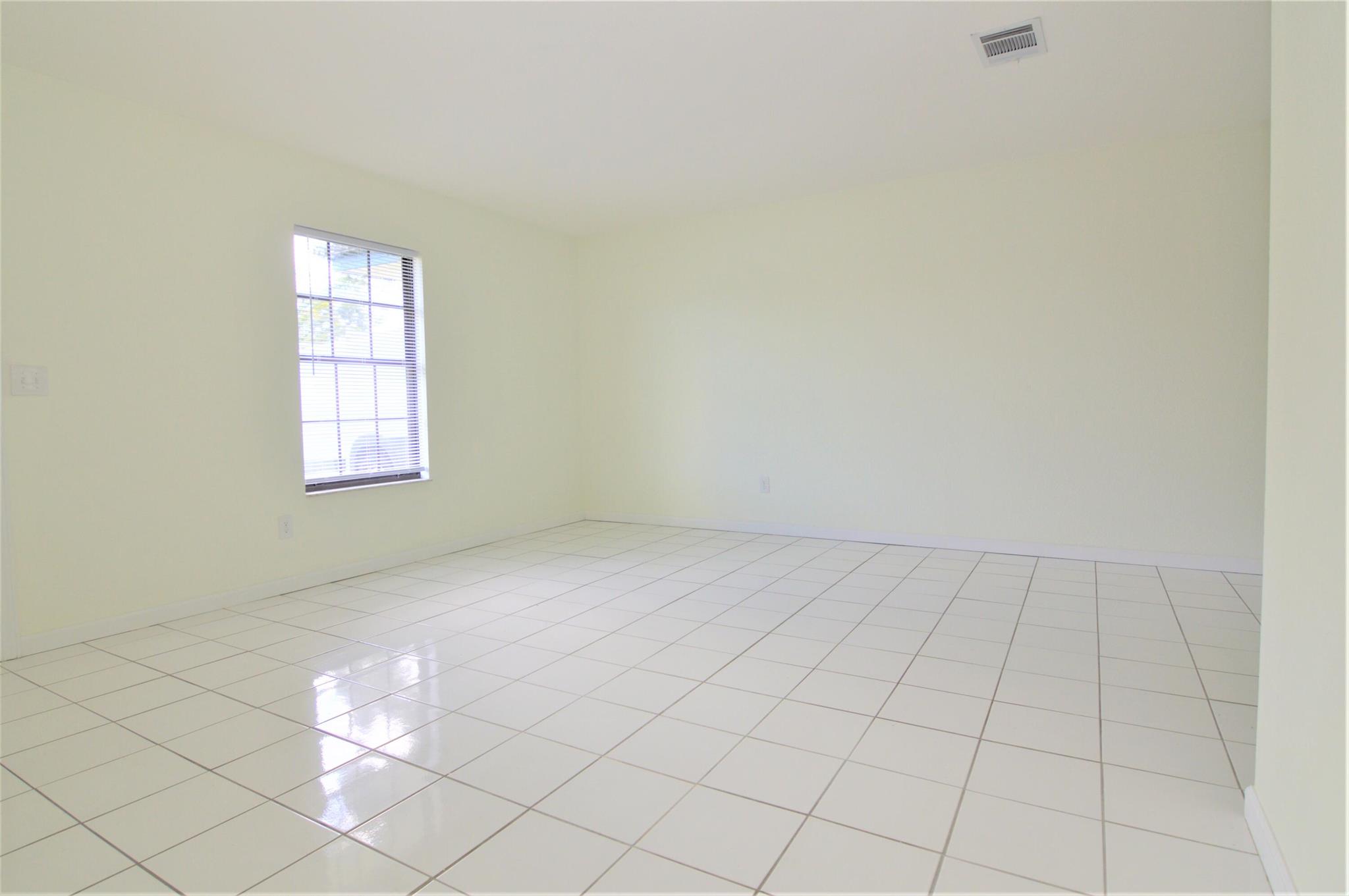 849 SE Lansdowne Avenue, Port St Lucie, FL, 34983/$345,000 2 849 SE Lansdowne Avenue