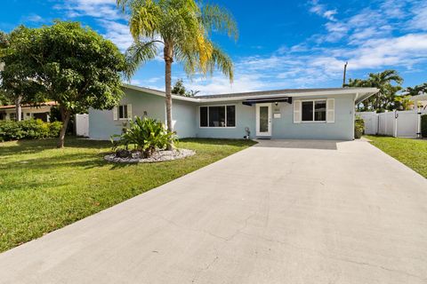 Tiny photo for 912 SE 8th Court, Deerfield Beach, FL 33441 (MLS # R11151036)