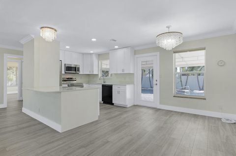 Tiny photo for 912 SE 8th Court, Deerfield Beach, FL 33441 (MLS # R11151036)