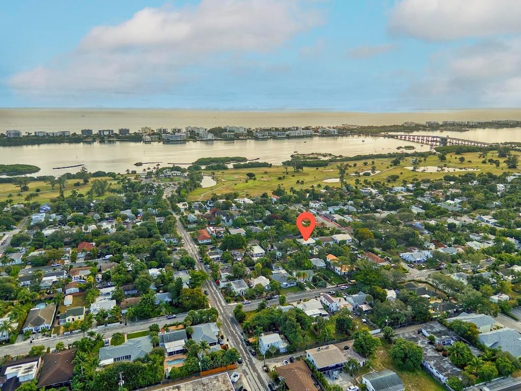 Photo of 611 N Palmway, Lake Worth Beach, FL 33460 (MLS # R11153242)