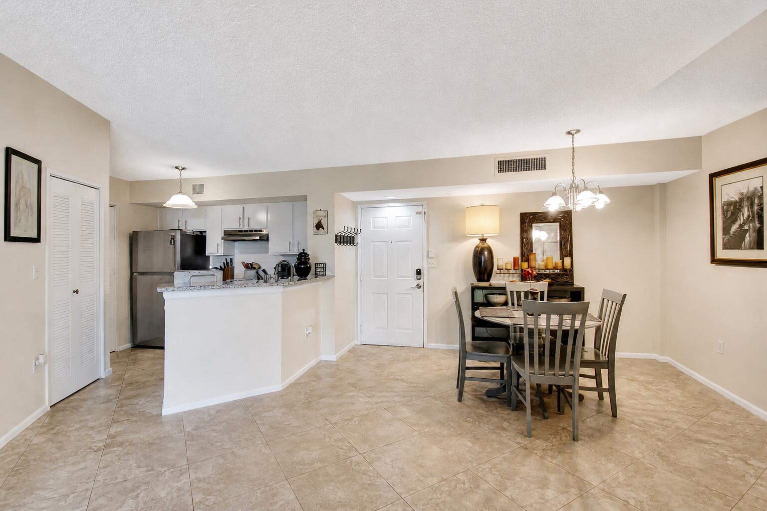 HYPOLUXOS MARINERS CAY CONDO - Residential