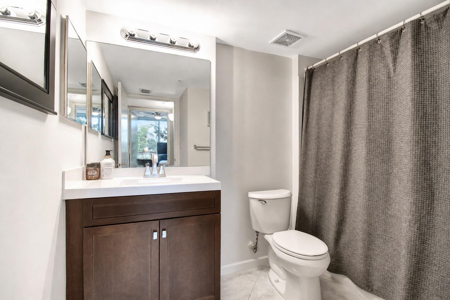 HYPOLUXOS MARINERS CAY CONDO - Residential