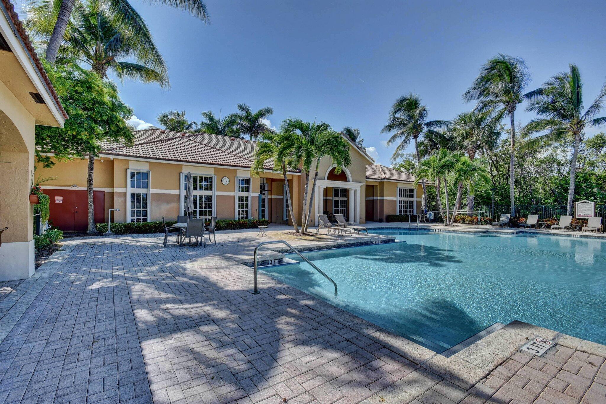 HYPOLUXOS MARINERS CAY CONDO - Residential