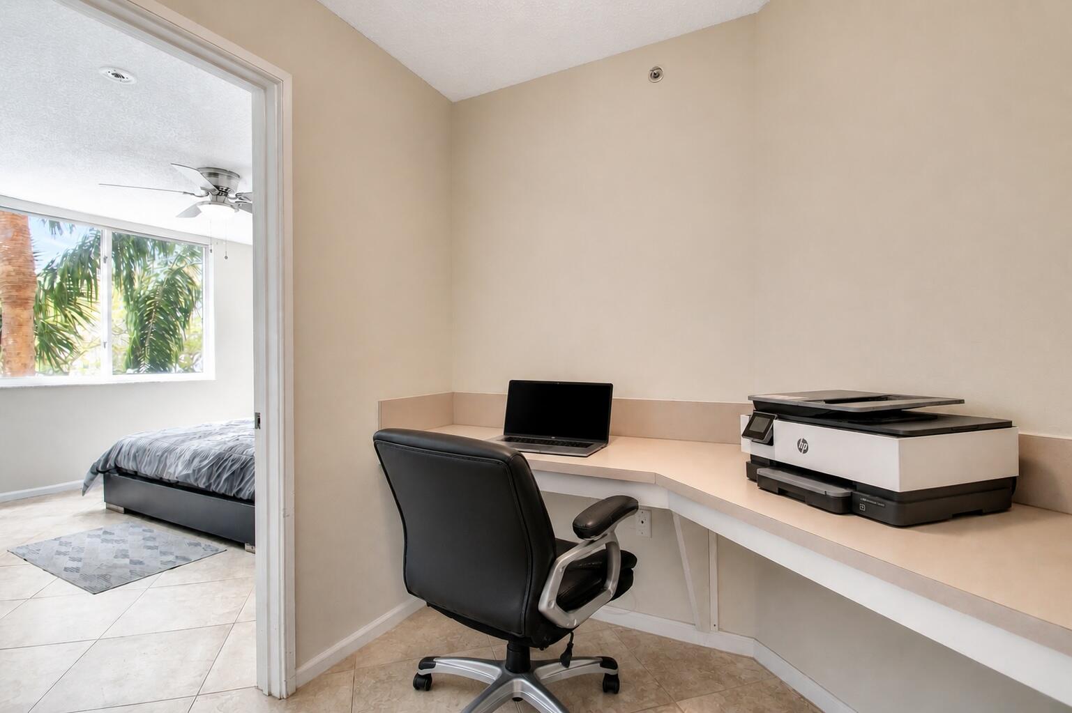 HYPOLUXOS MARINERS CAY CONDO - Residential