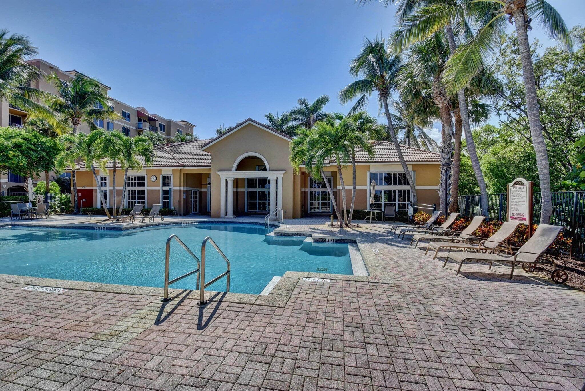 HYPOLUXOS MARINERS CAY CONDO - Residential
