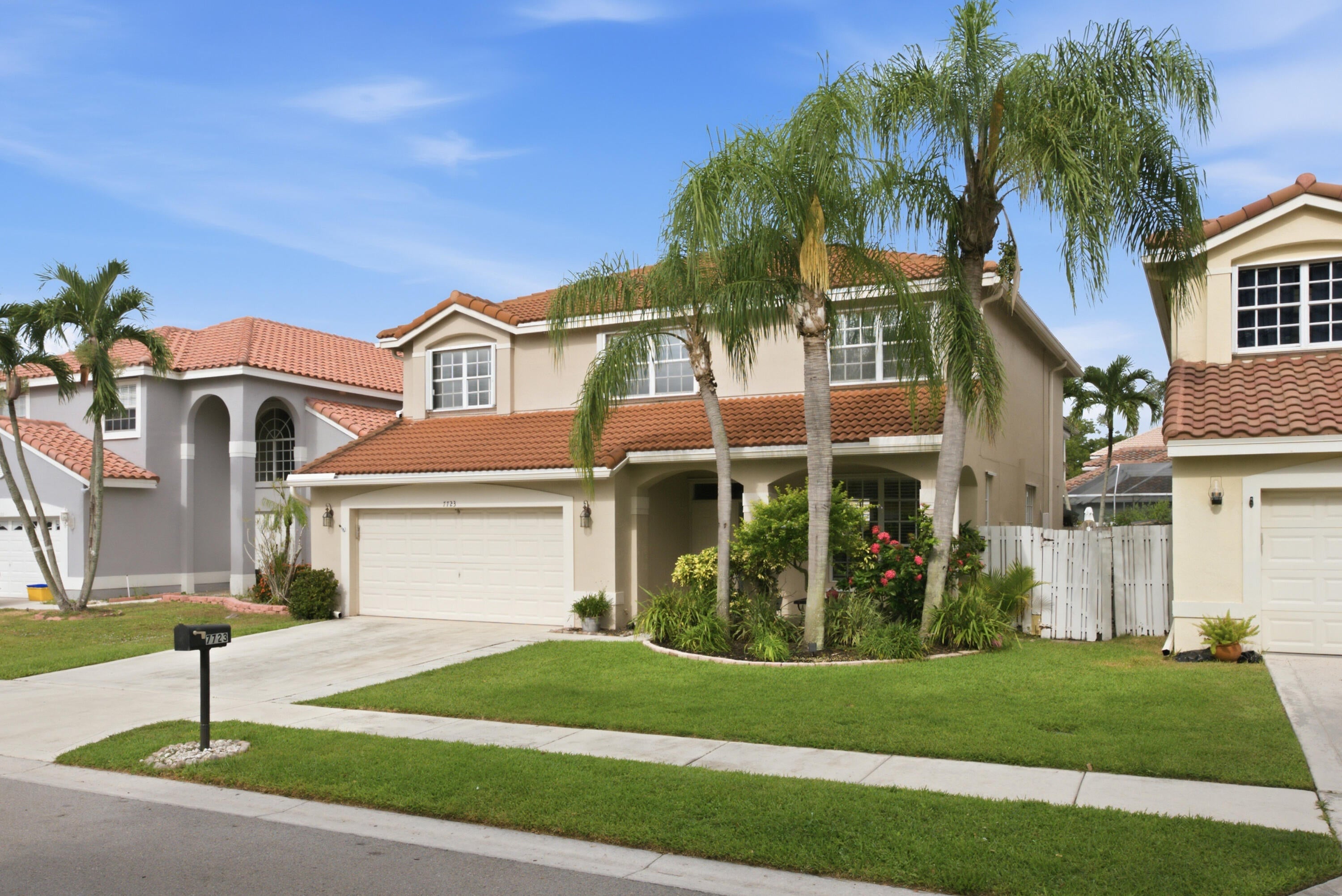 7723 THORNLEE Drive