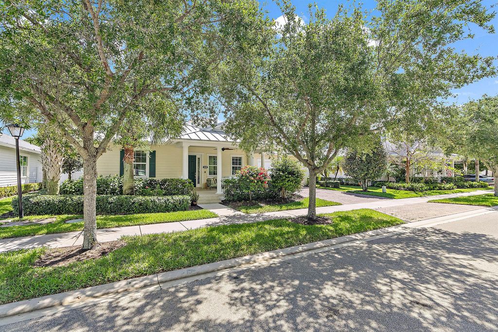 Photo of 3339 Duval Street, Jupiter, FL 33458 (MLS # R10920320)