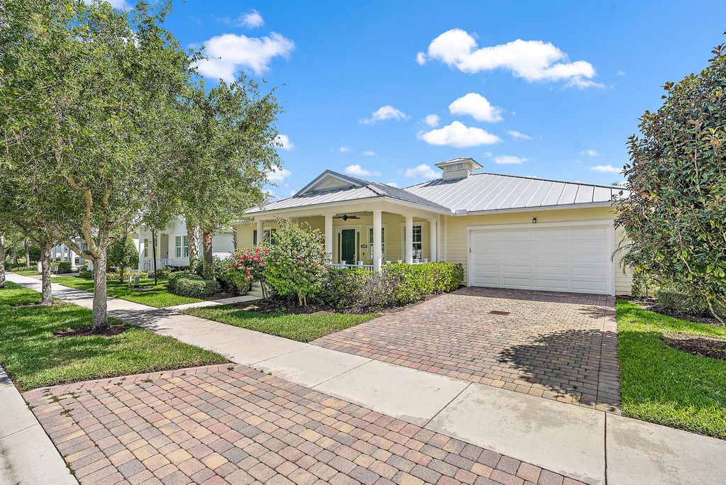 Photo of 3339 Duval Street, Jupiter, FL 33458 (MLS # R10920320)