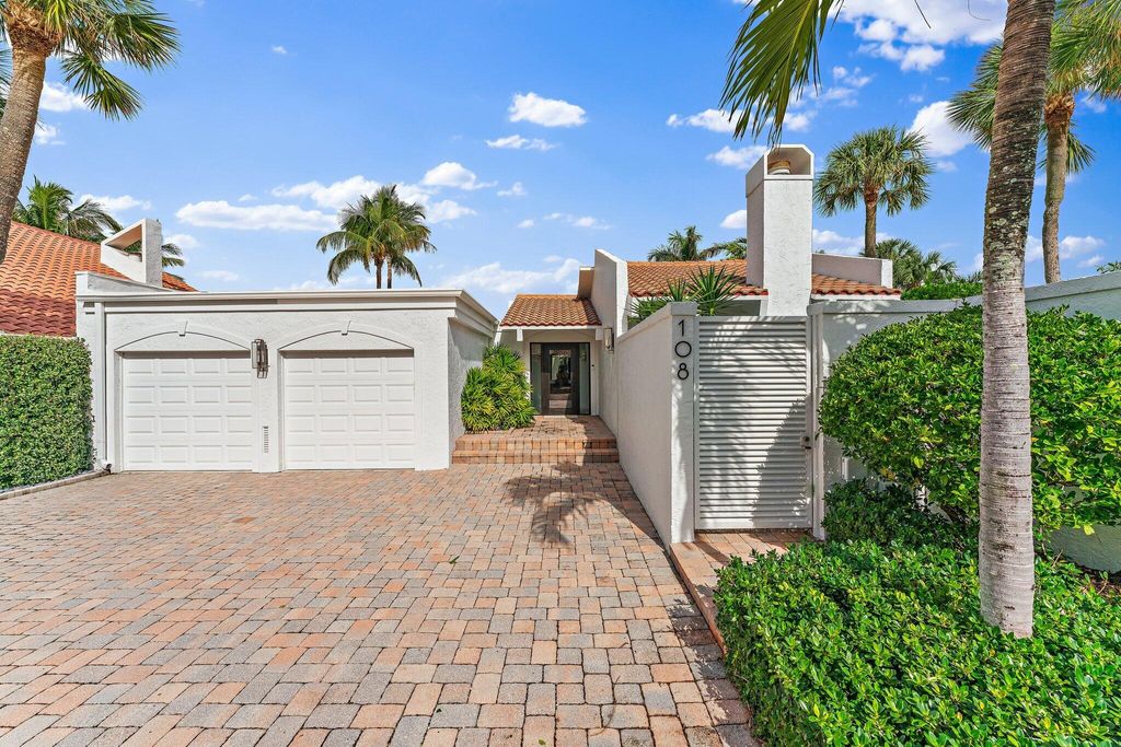 Photo of 108 W Spearfish Lane, Jupiter, FL 33477 (MLS # R10953298)