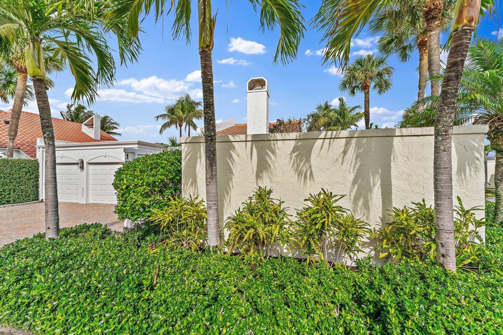 Photo of 108 W Spearfish Lane, Jupiter, FL 33477 (MLS # R10953298)