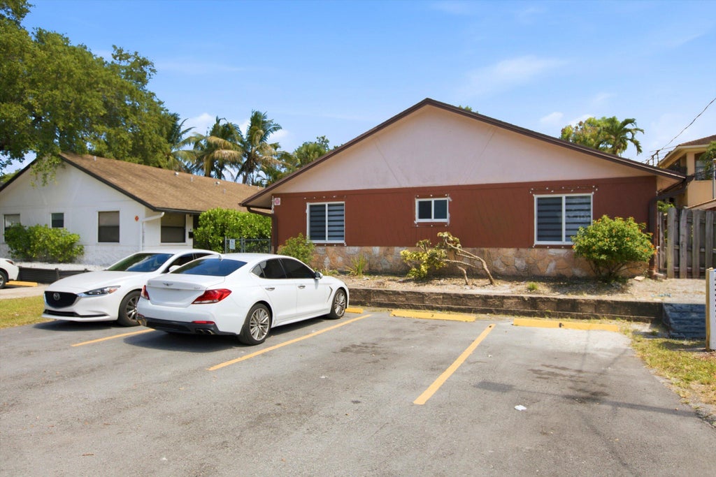Photo of 1786 SW 22nd Street #1, Fort Lauderdale, FL 33315 (MLS # B26041314)