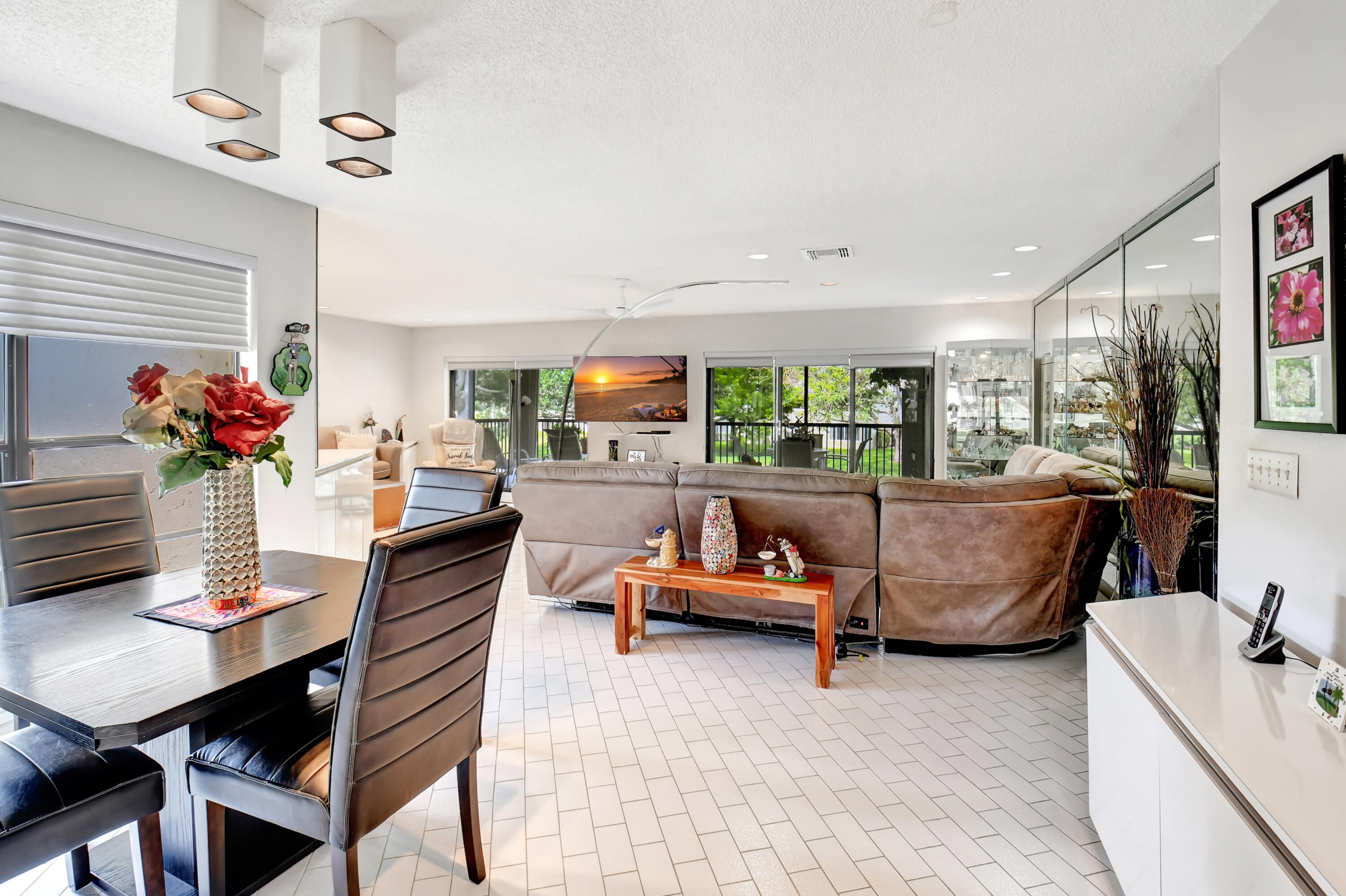 STRATFORD AT HUNTERS RUN CONDO - Residential