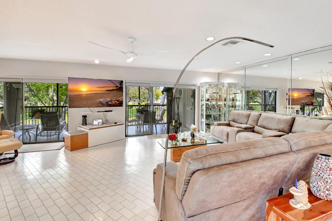 STRATFORD AT HUNTERS RUN CONDO - Residential