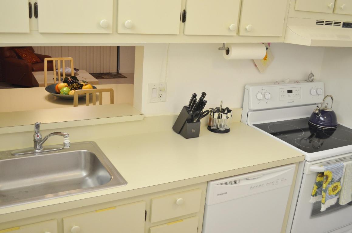 CYPRESS CONDO - Residential