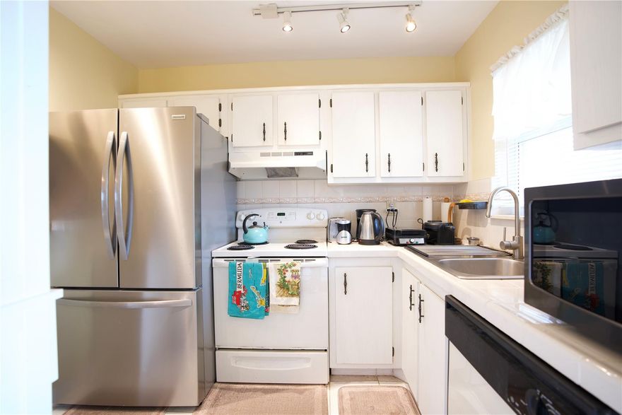 Welcome to Royal Park Gardens, a highly desirable 55+ community in Margate, Florida. This charming 1 Bedroom, 1.5 Bath condo offers comfort, convenience, and a vibrant community lifestyle just minutes from Kay Stevens Park and Calypso Water Park. Enjoy serene lake views, lush landscaping, and peaceful walking paths.
Community amenities include 3 resort-style pools with cabanas, tennis, bocce ball, shuffleboard, horseshoes, a fitness center, and a clubhouse with ballroom. Picnic areas with BBQ grills are located throughout the property.
55+ community No pets No renting first year