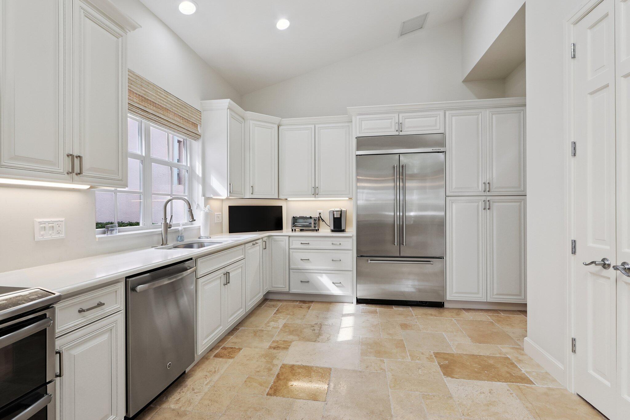 SAILFISH POINT - Residential