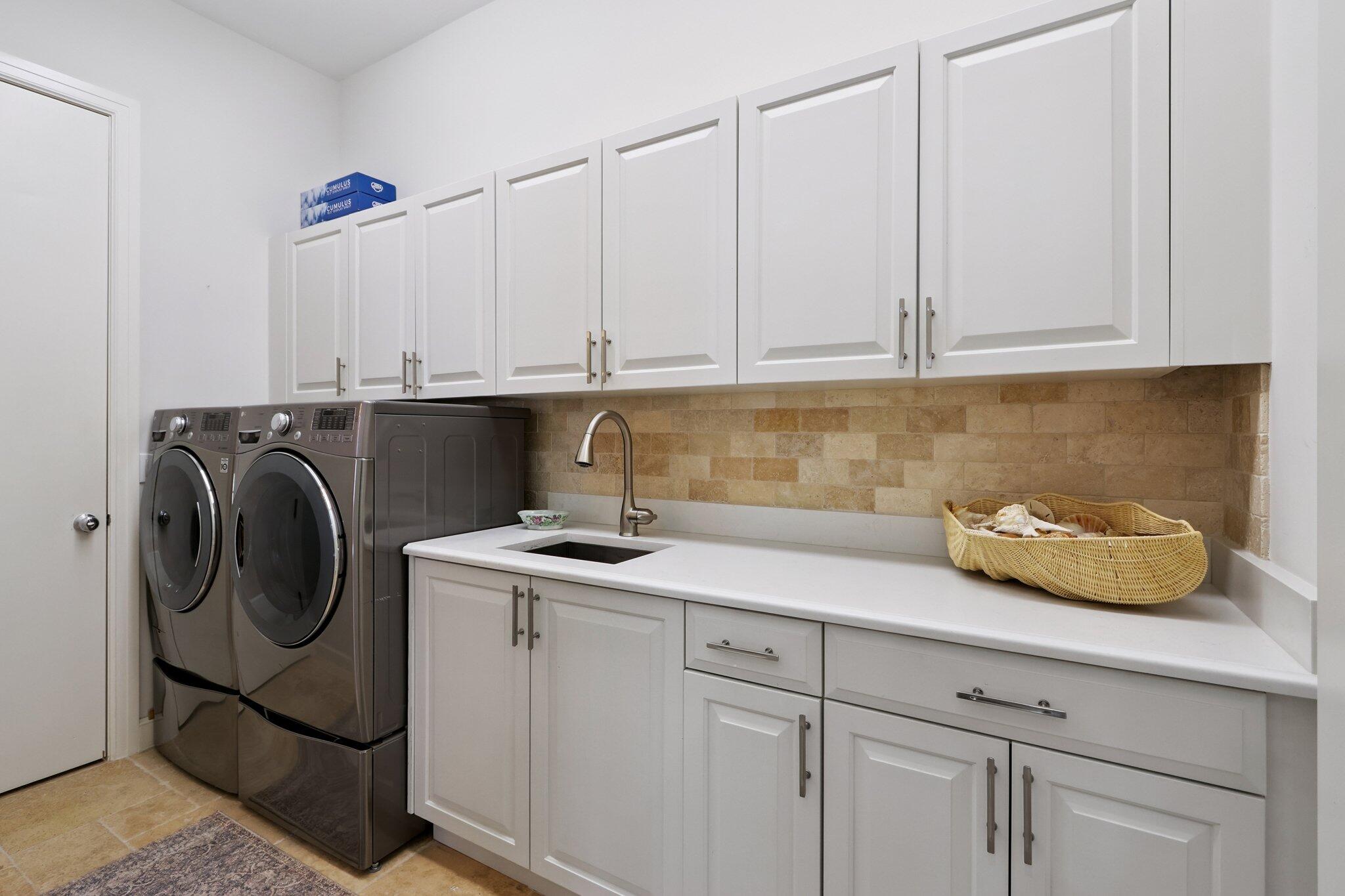 SAILFISH POINT - Residential