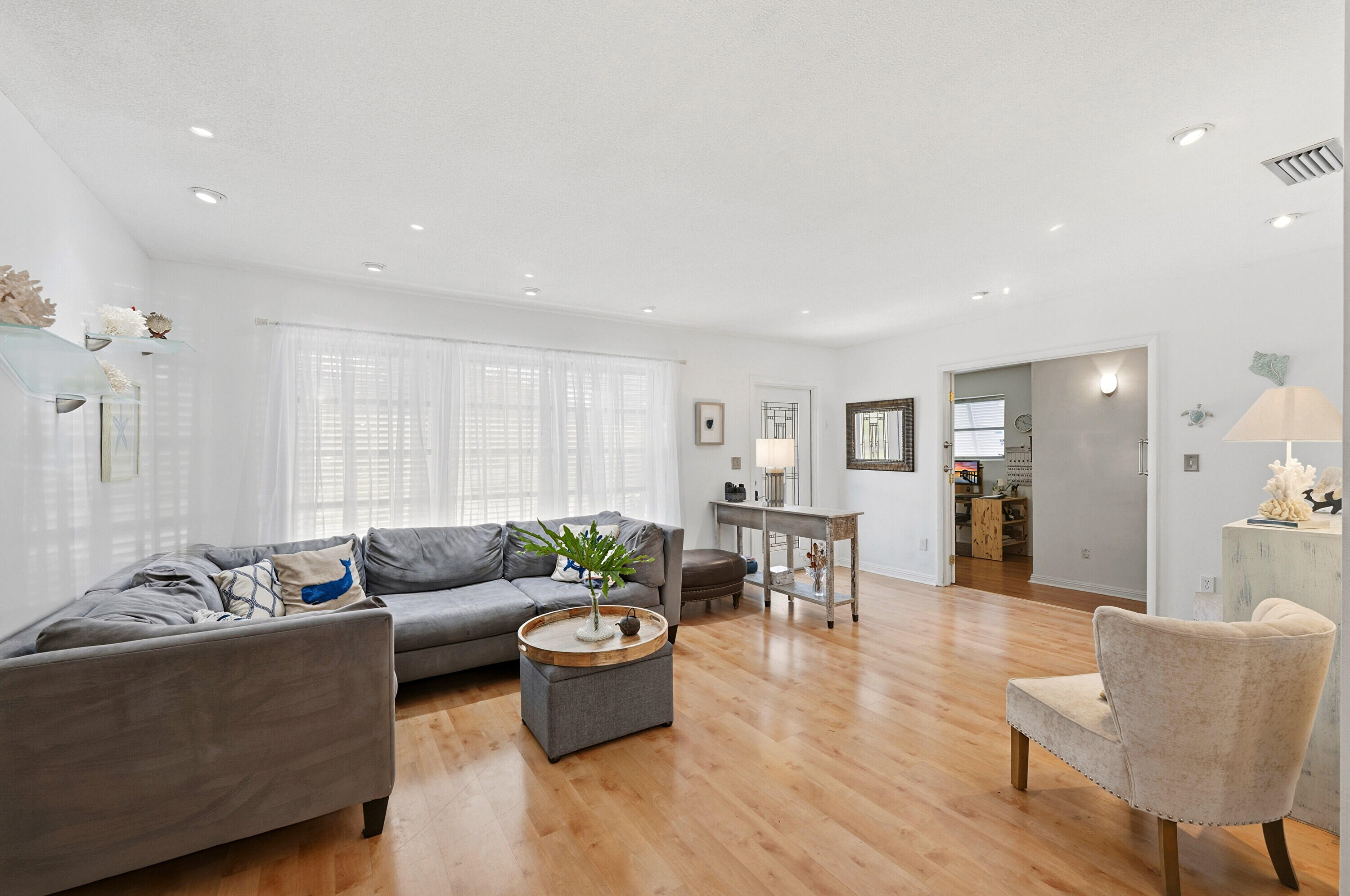 IMPERIAL POINT 2 SEC - Residential