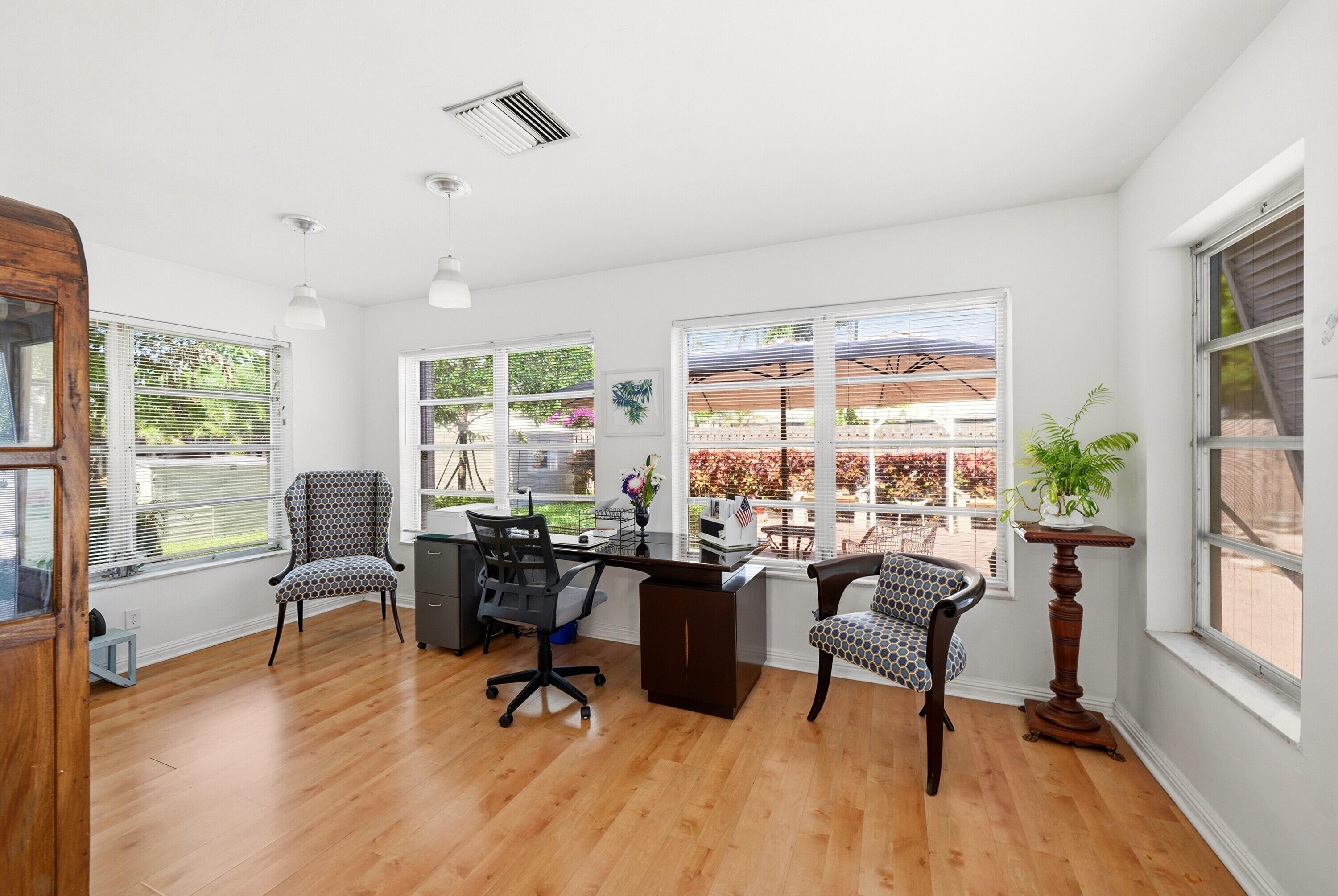 IMPERIAL POINT 2 SEC - Residential