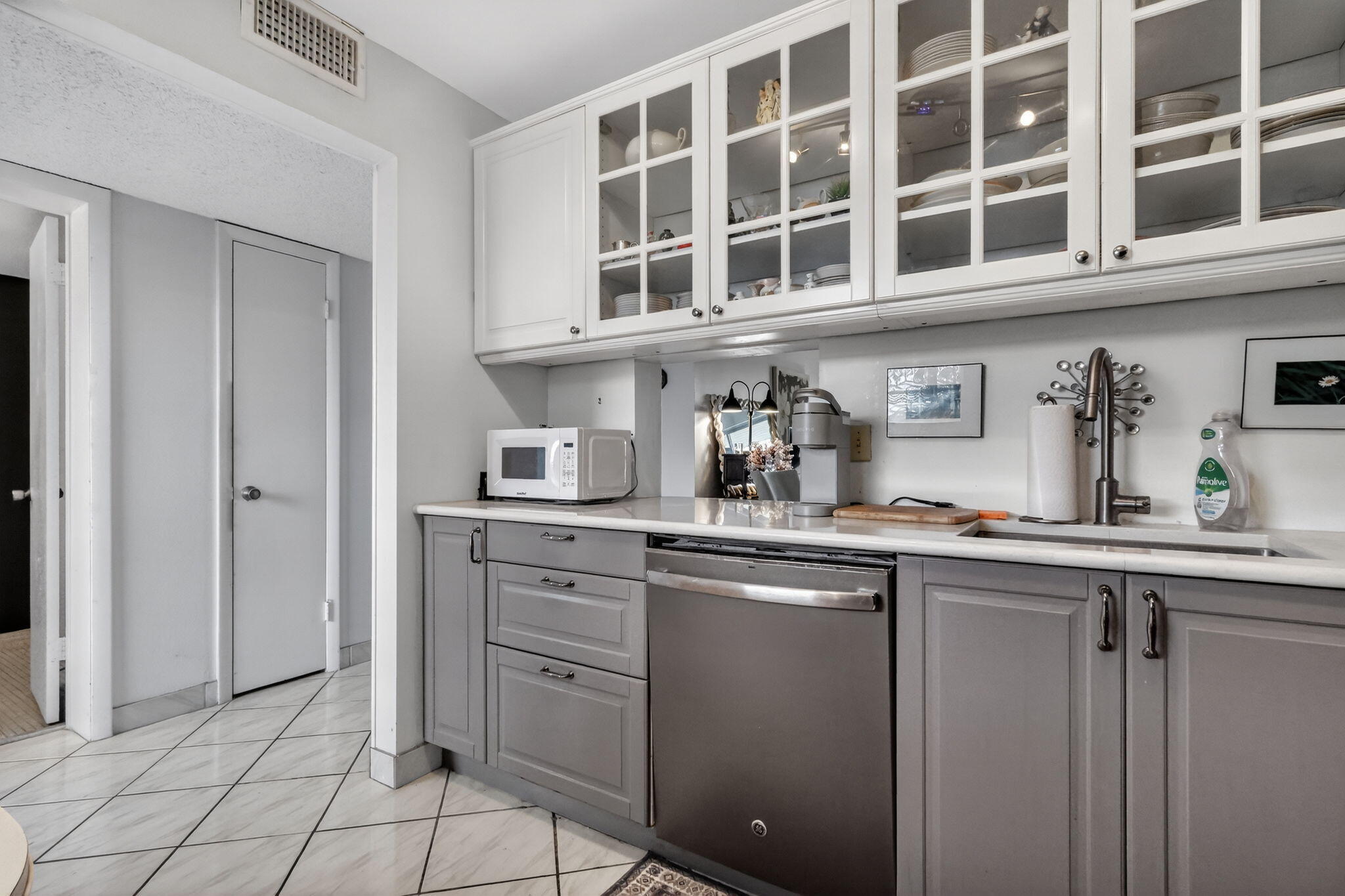 VILLAGE ROYALE FOREST GREEN CONDO - Residential