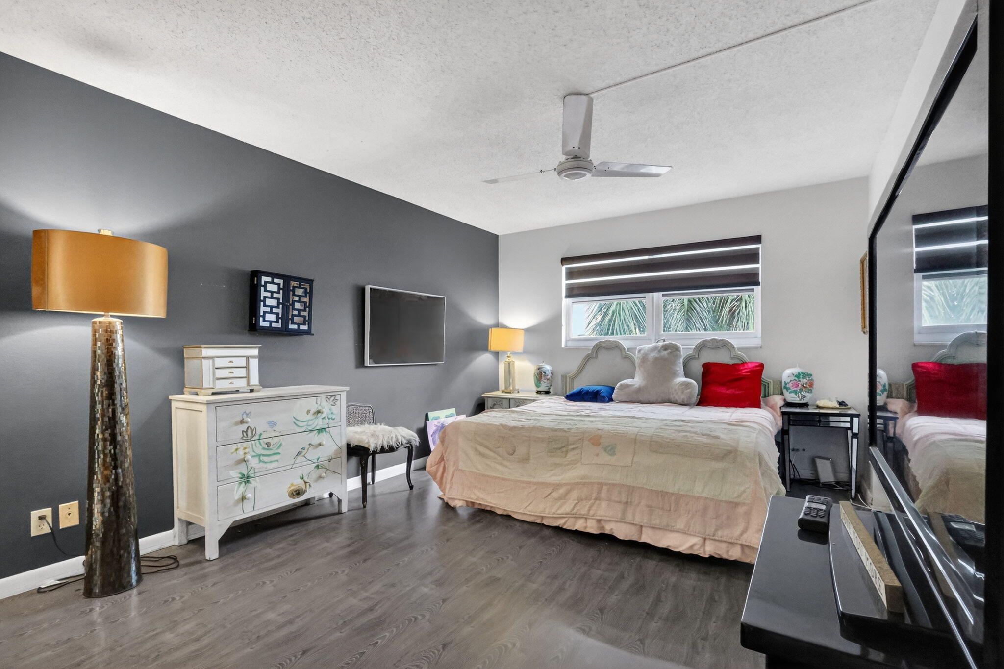 VILLAGE ROYALE FOREST GREEN CONDO - Residential