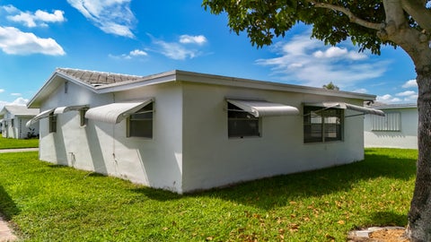 Tiny photo for 813 SW 5TH Court, Boynton Beach, FL 33426 (MLS # B26087913)