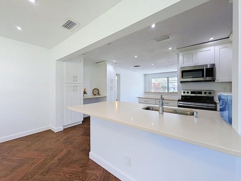 Tiny photo for 813 SW 5TH Court, Boynton Beach, FL 33426 (MLS # B26087913)