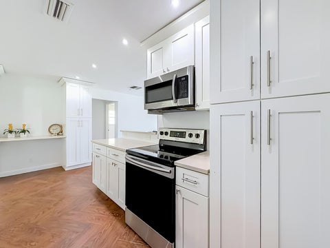 Tiny photo for 813 SW 5TH Court, Boynton Beach, FL 33426 (MLS # B26087913)