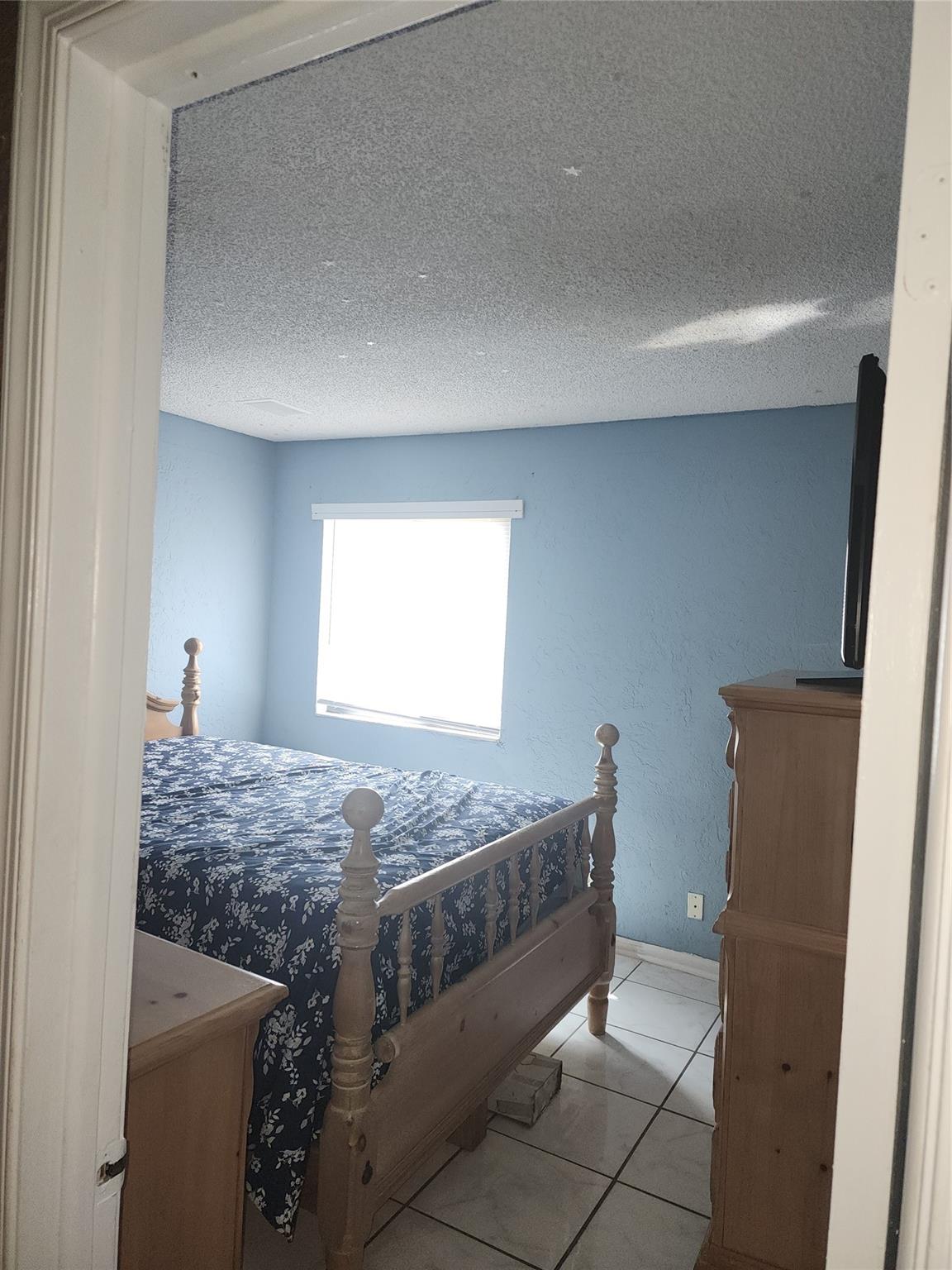 Springtree Lakes 79-12 B - Residential Lease