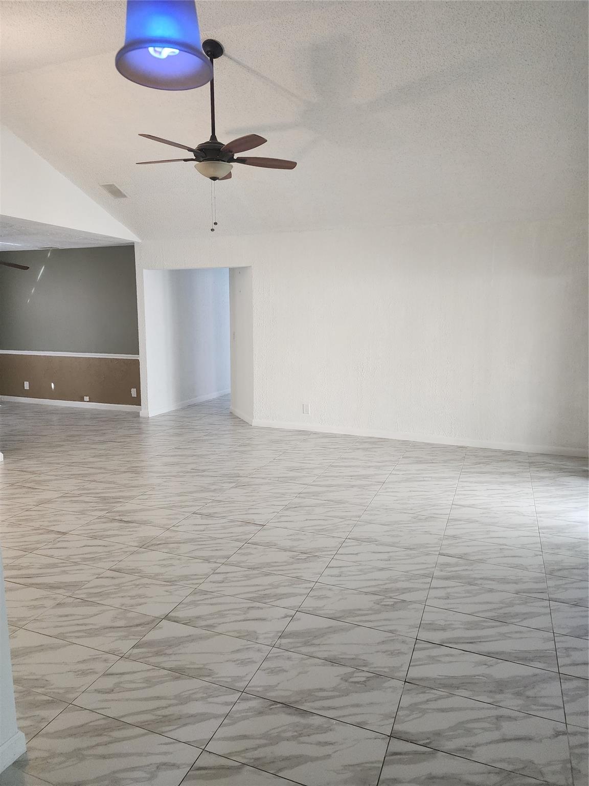 Springtree Lakes 79-12 B - Residential Lease