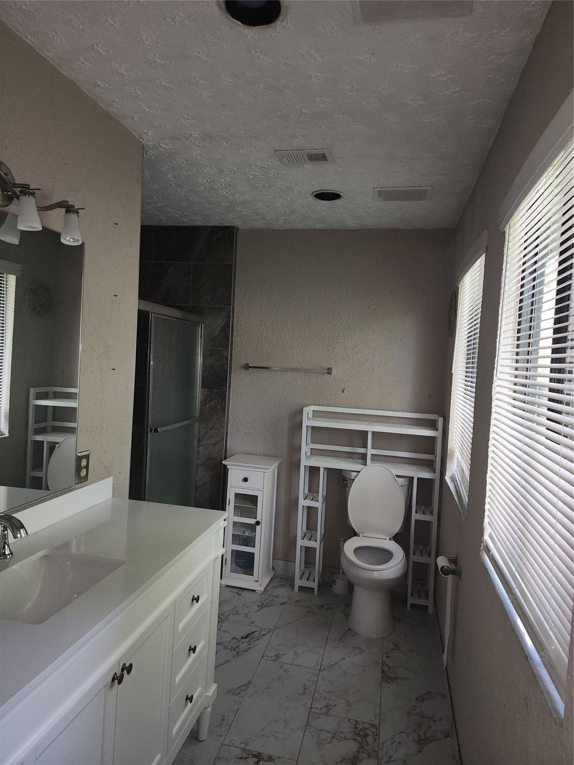 Springtree Lakes 79-12 B - Residential Lease