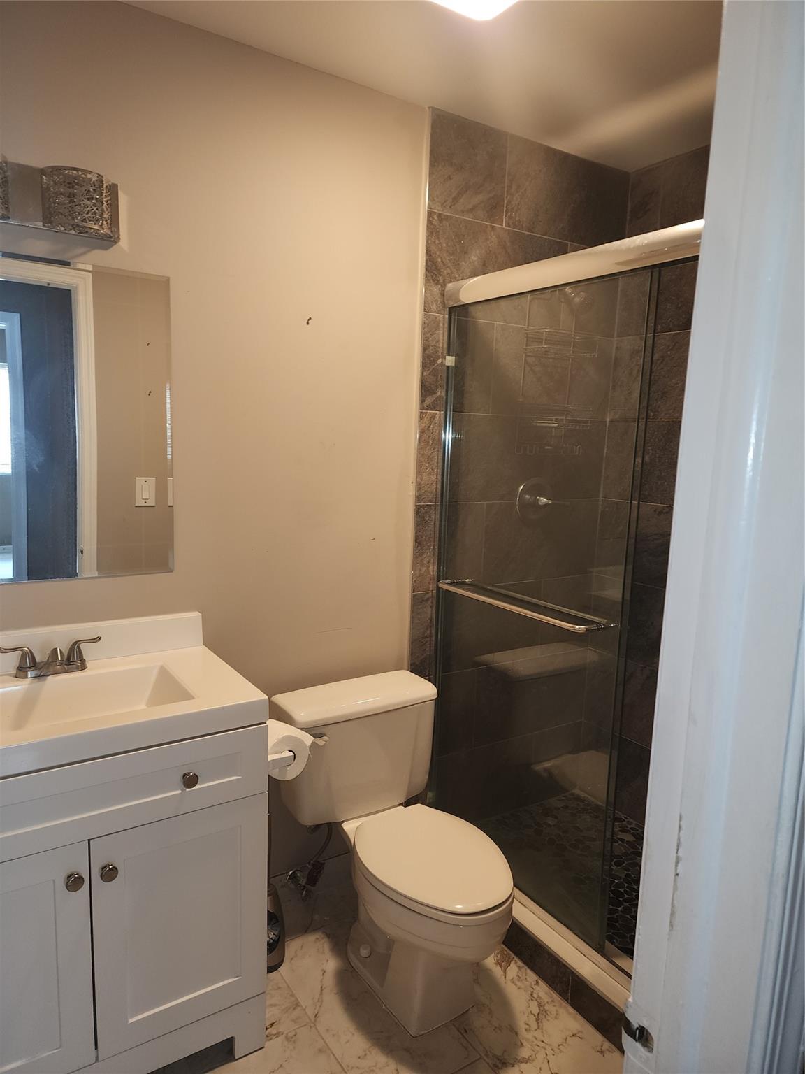 Springtree Lakes 79-12 B - Residential Lease