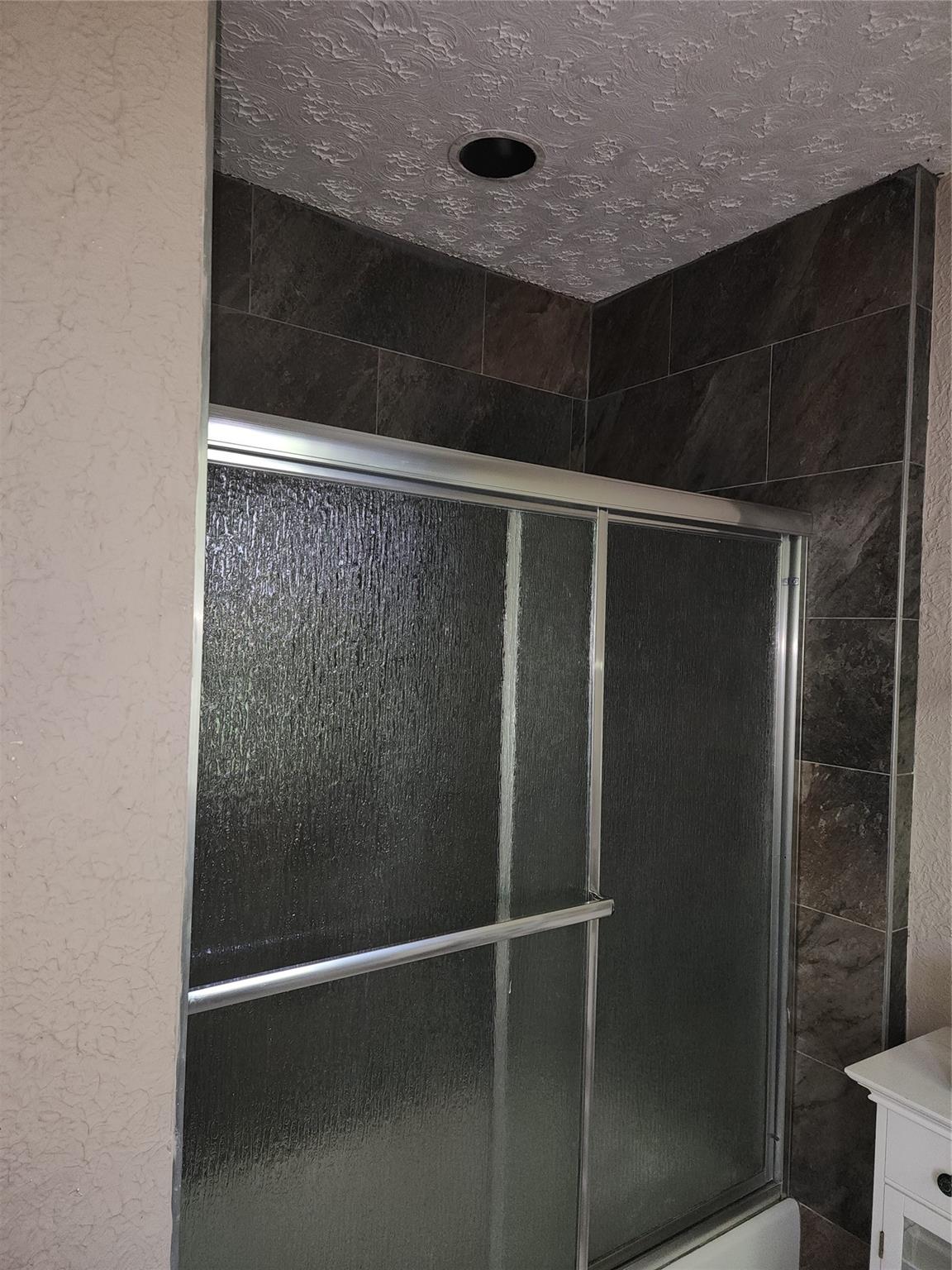 Springtree Lakes 79-12 B - Residential Lease