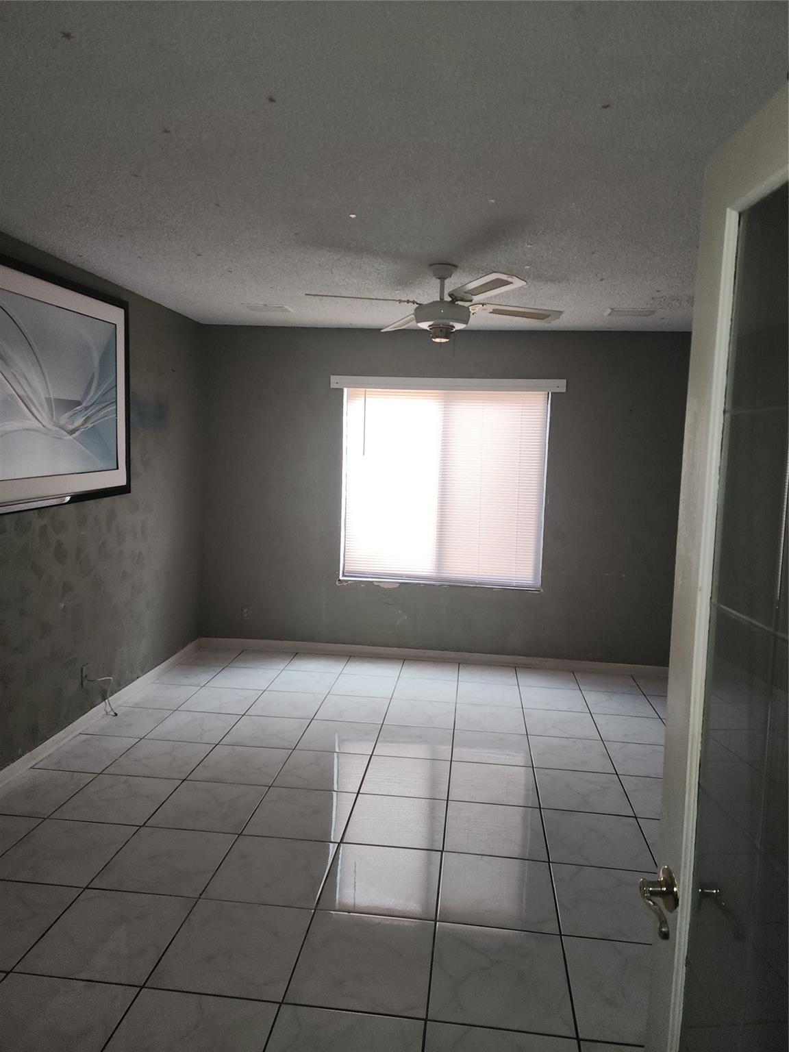 Springtree Lakes 79-12 B - Residential Lease