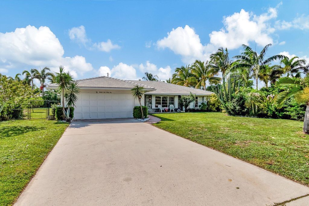 Photo of 2561 SW 13th Court, Boynton Beach, FL 33426 (MLS # R11030804)