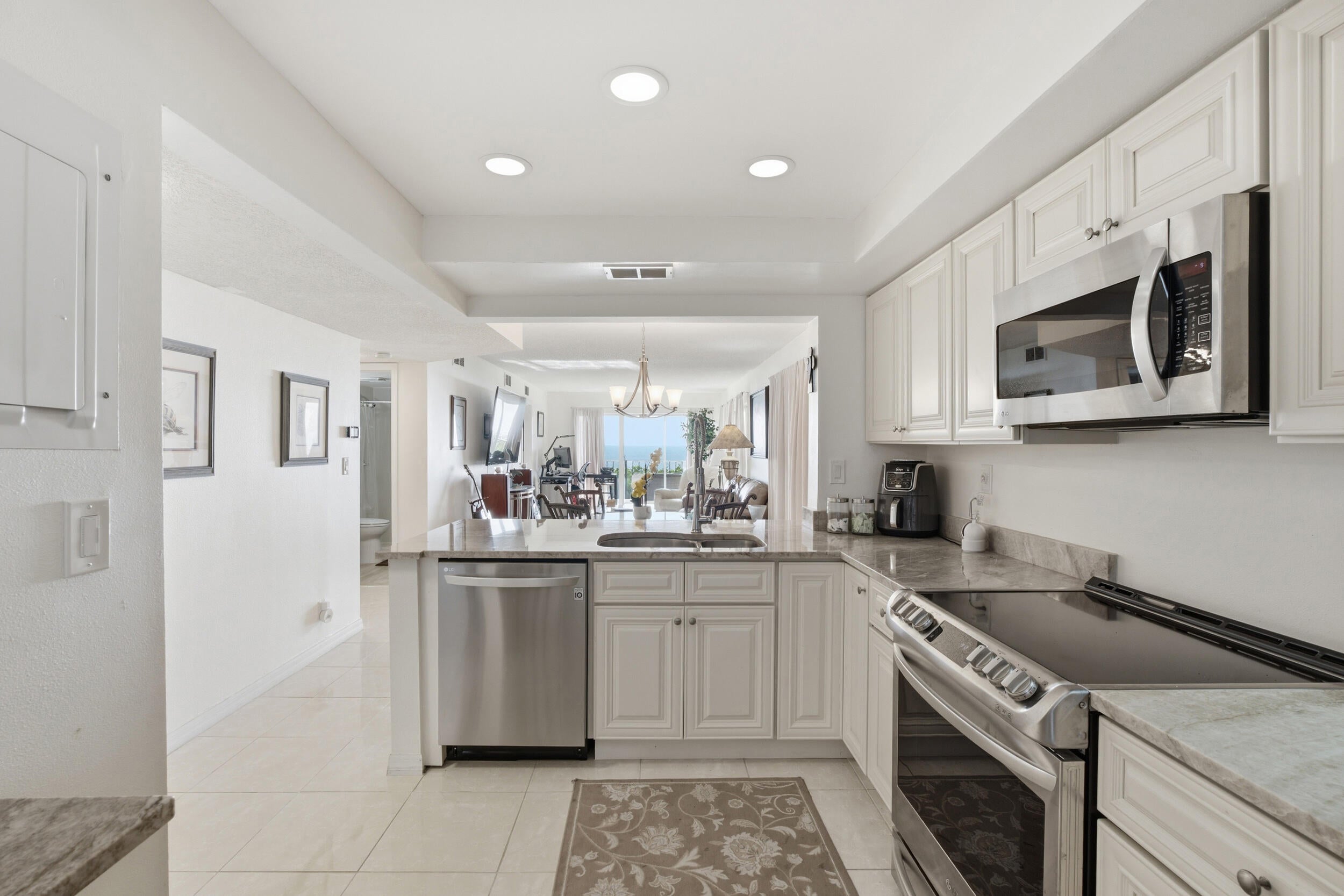 9400 S Ocean Drive 208