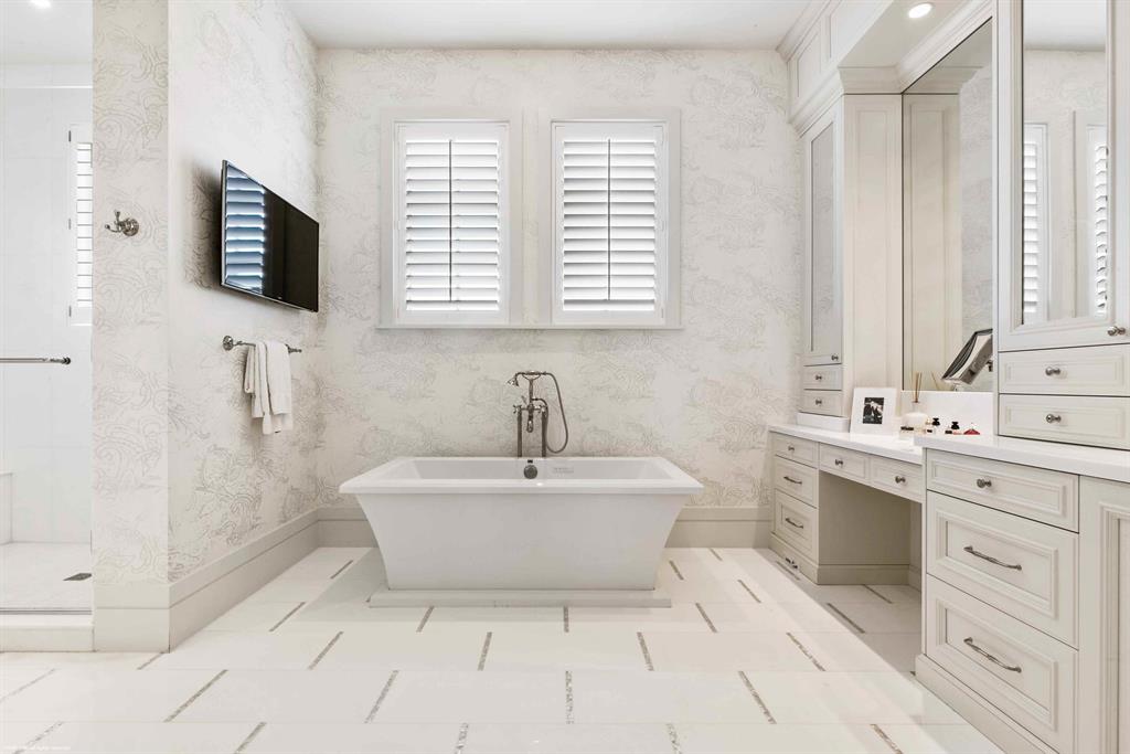 HIDDEN KEY - Residential