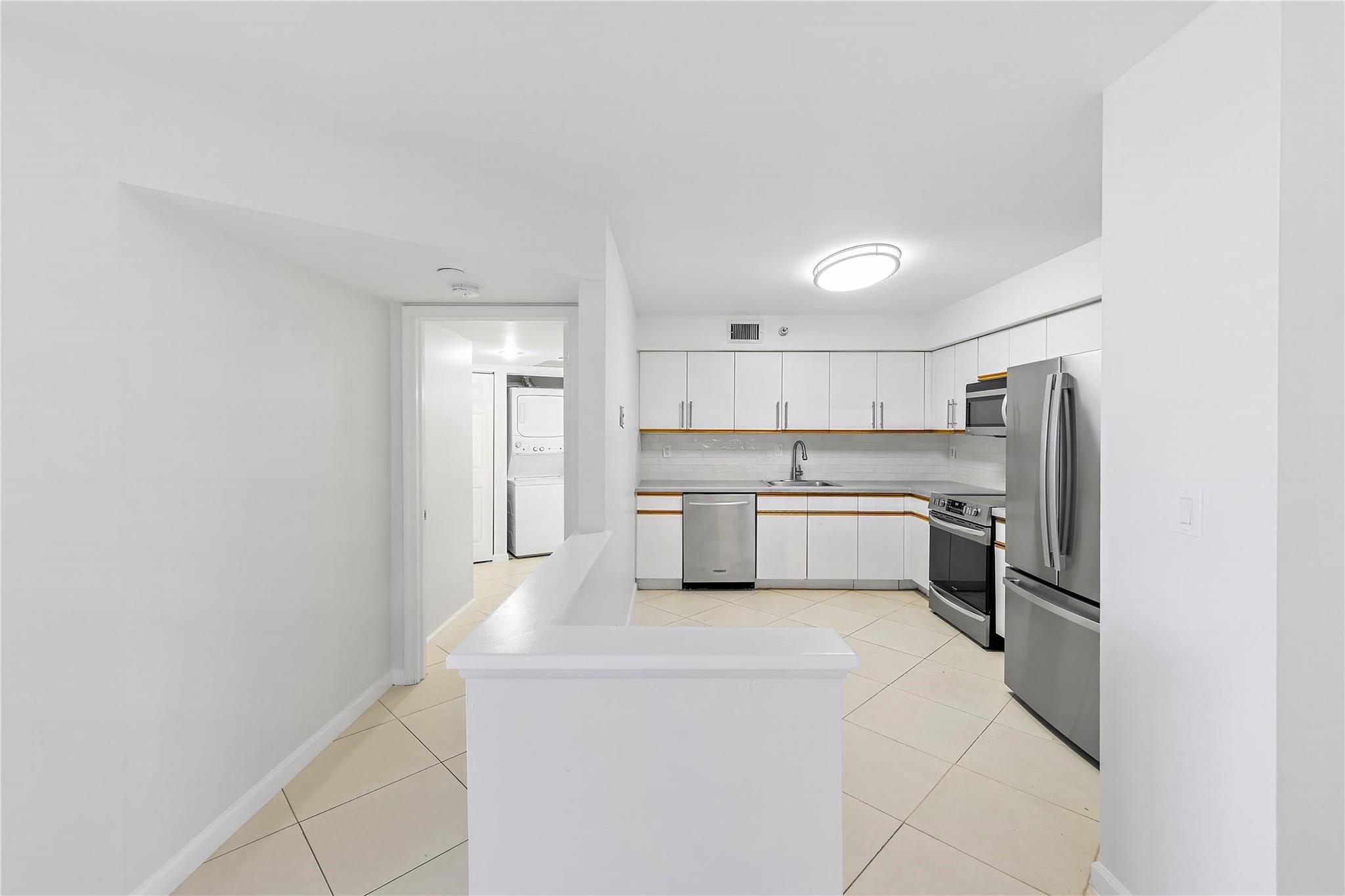 MYSTIC POINTE TOWER 500 C - Residential Lease