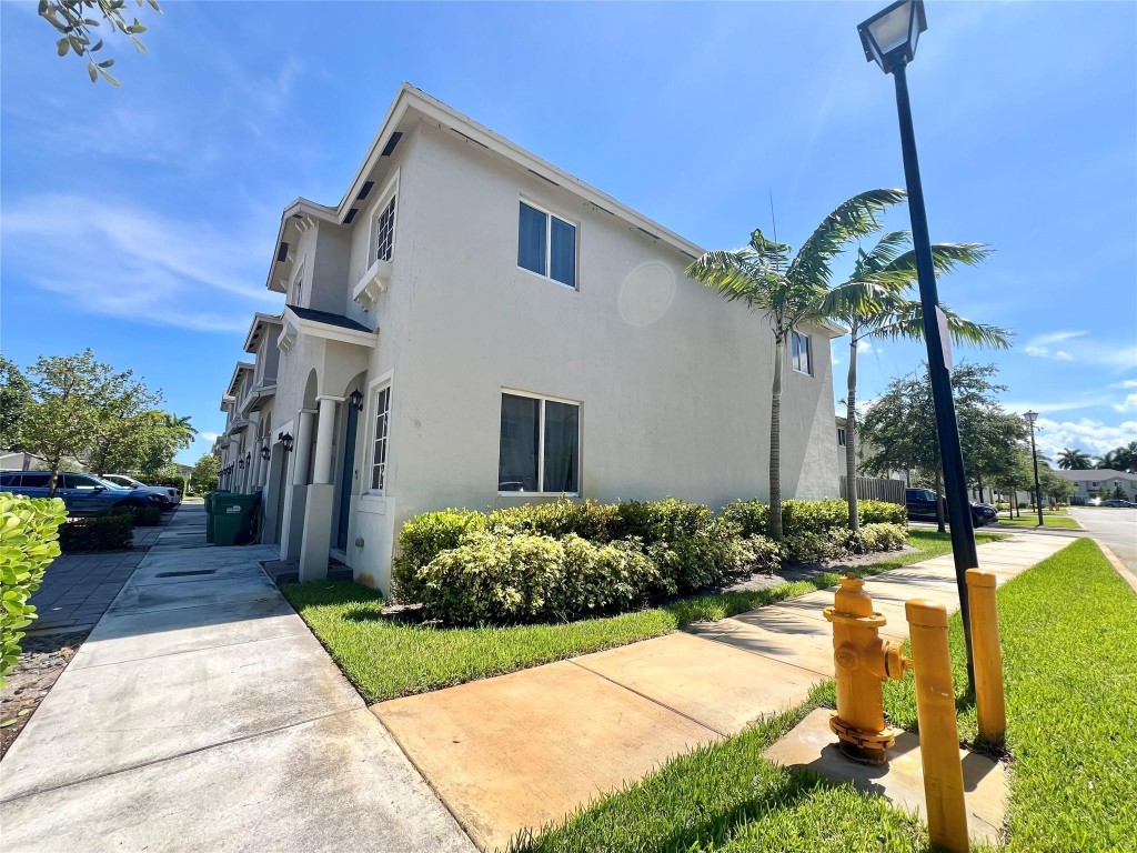 20894 NW 13th Court 20894