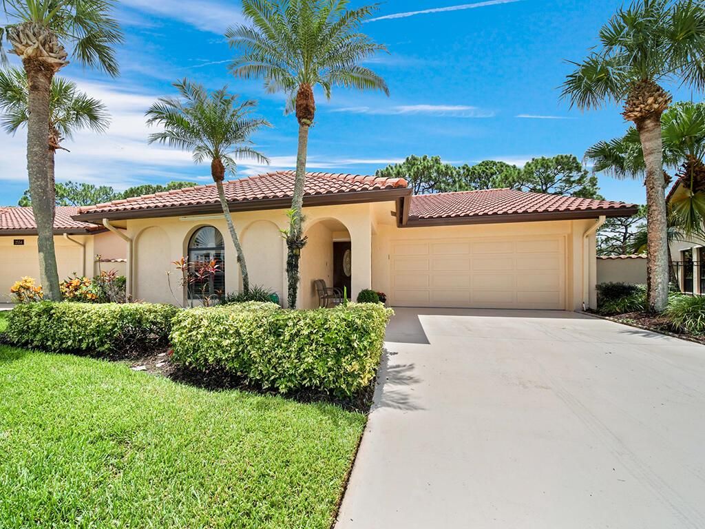 Photo of 2544 SW Bobalink Circle Cir, Palm City, FL 34990 (MLS # R10821938)