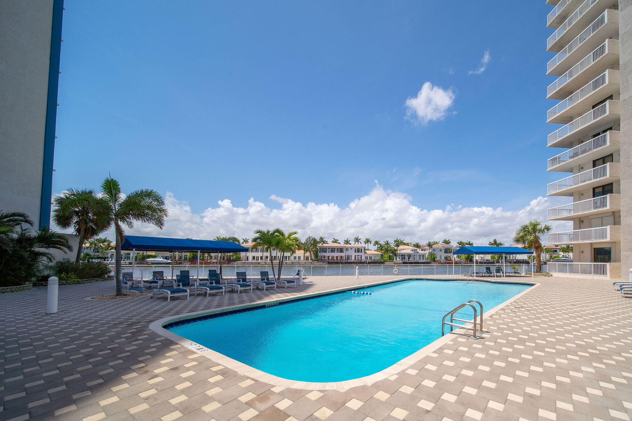 ALLINGTON TOWERS CONDO - Residential