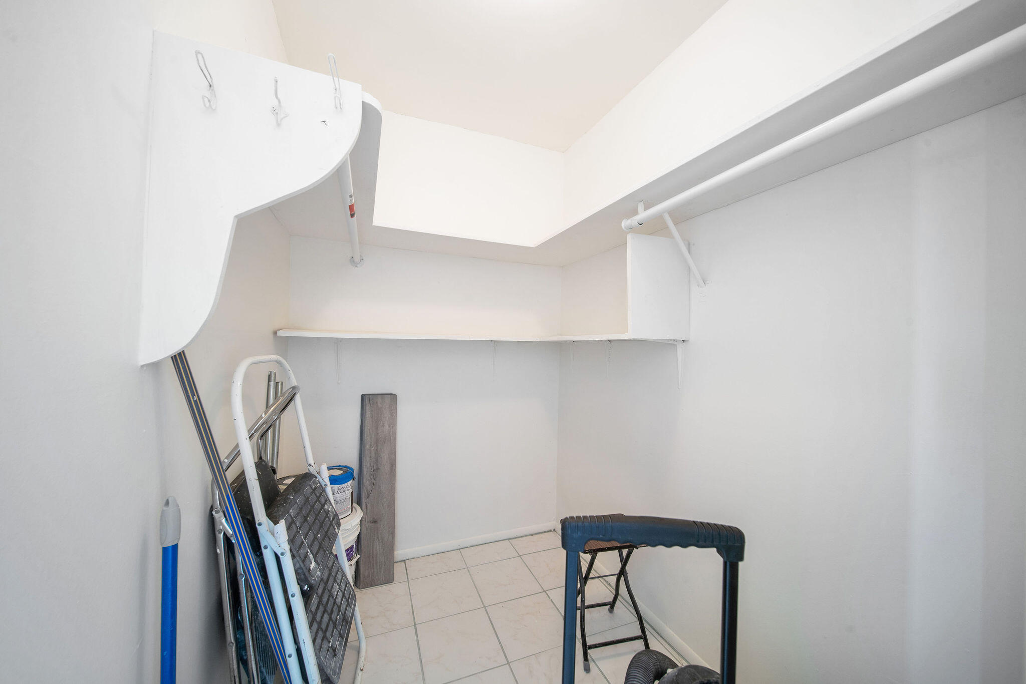 ALLINGTON TOWERS CONDO - Residential